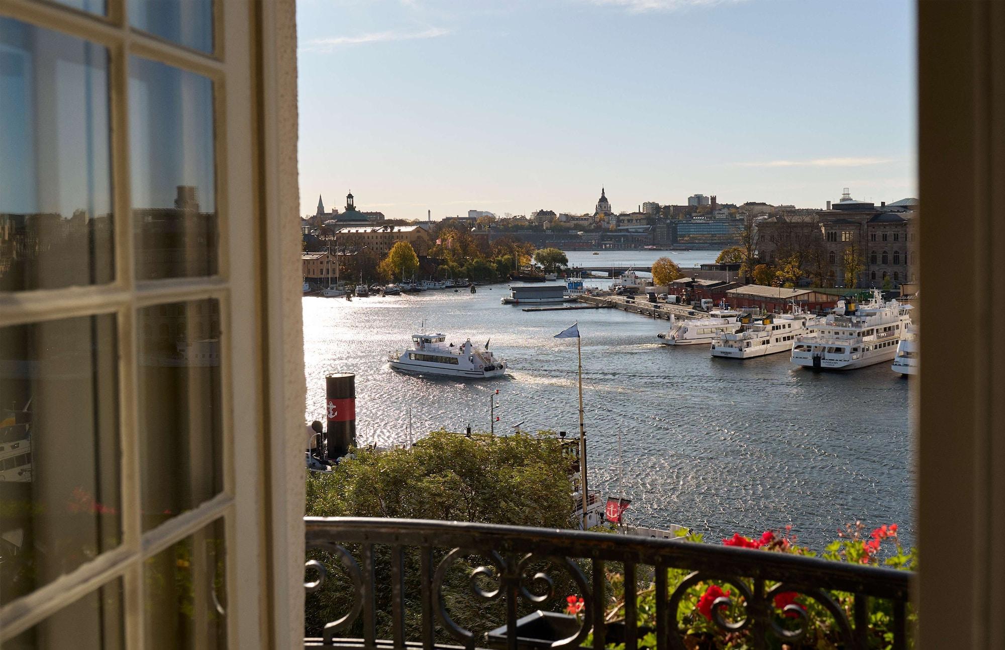 فندق ديبلومات ستوكهولم المظهر الخارجي الصورة View of the River Thames from the window of the hotel