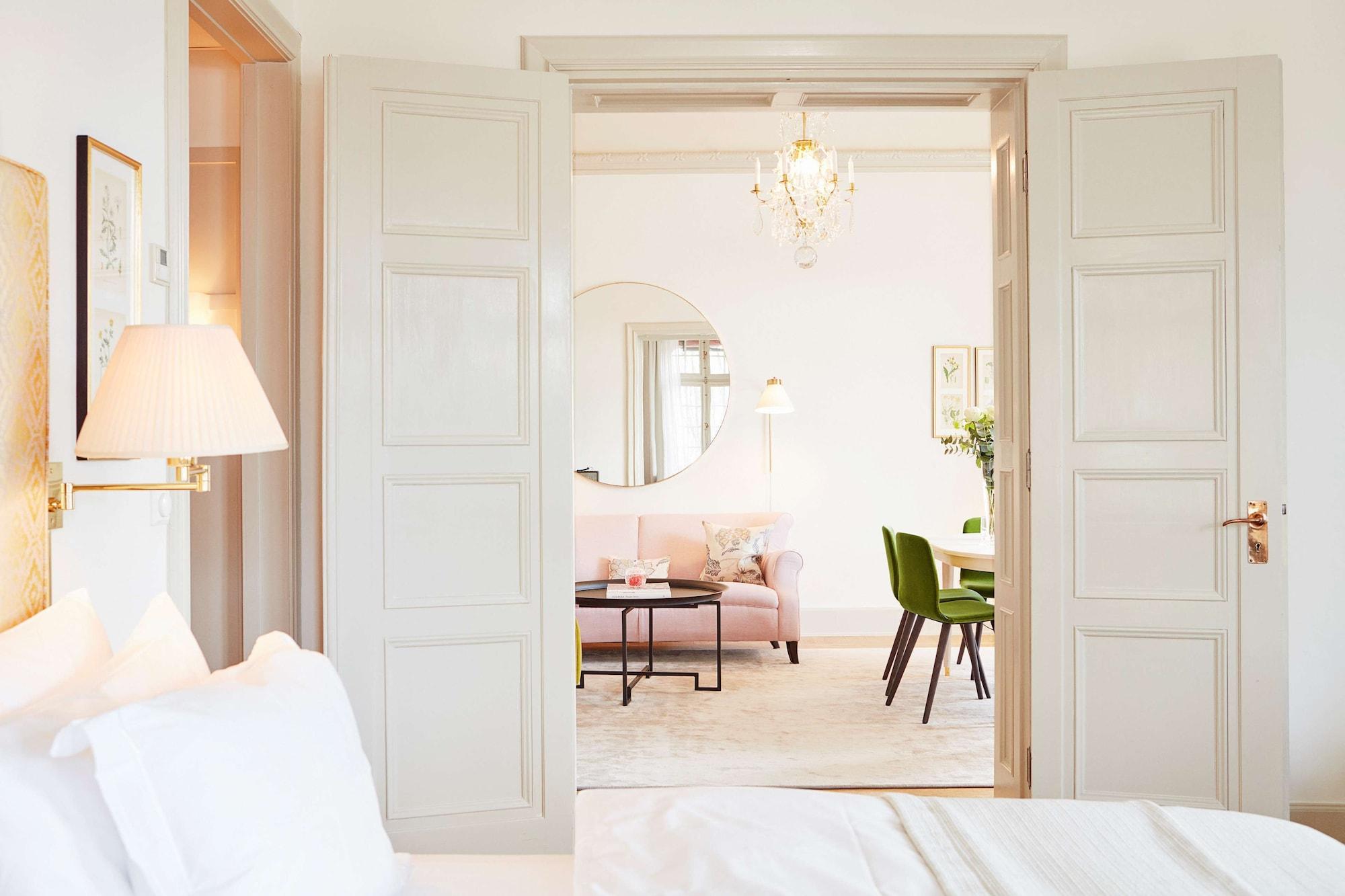 فندق ديبلومات ستوكهولم المظهر الخارجي الصورة A suite at the Hotel Axelmannstein